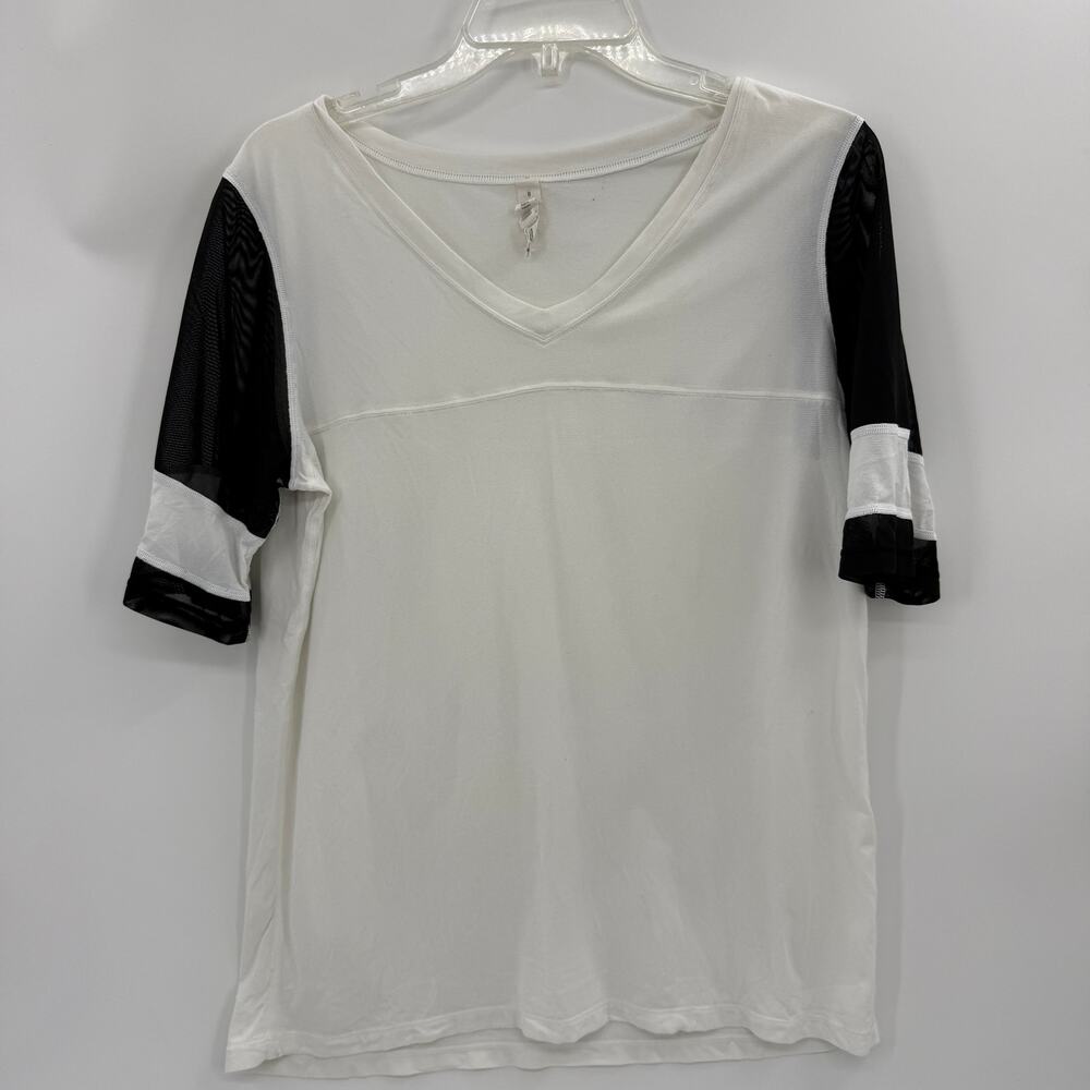 LULULEMON Short Sleeve Baseball Shirt Size 8 Mesh Sleeve V Neck Lightweight Top